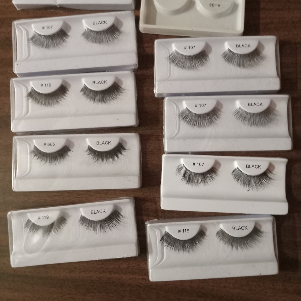 14 pairs of Women's black eyelashes brand new